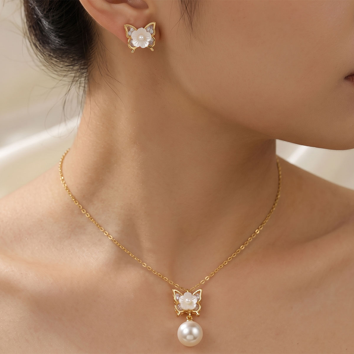 Ladies Necklace Set