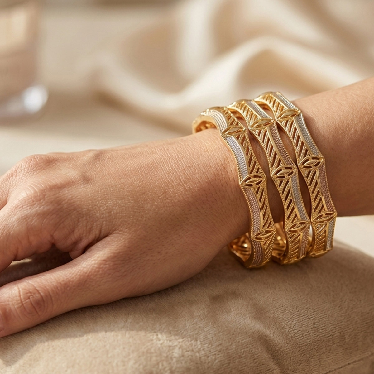Golden Bangle Set Checkered Pattern