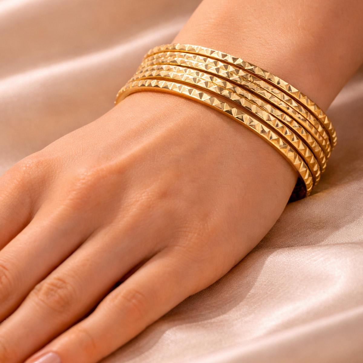 Ladies Golden Bangle Sipke Pattern 8 Pieces