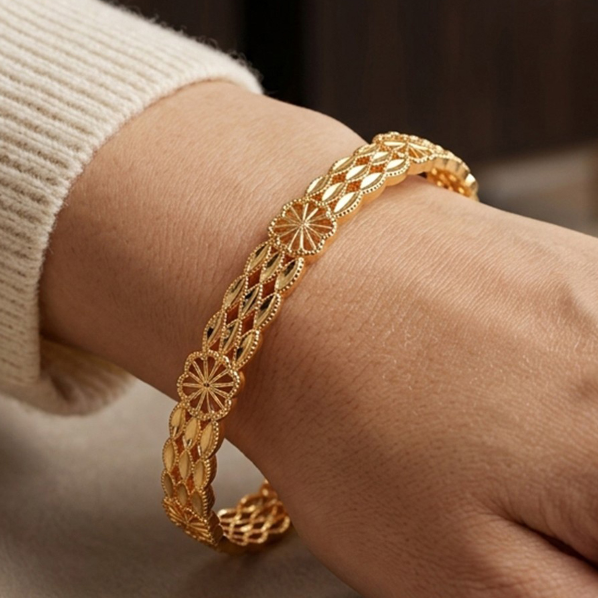 Golden Floral Pattern Bracelet