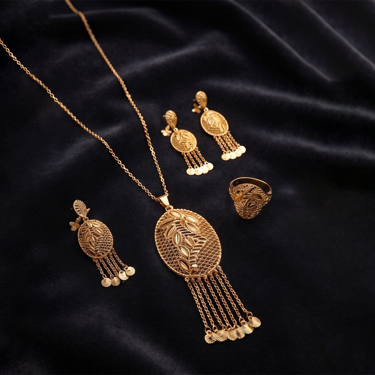 Golden Necklace and Earring Set 2 Pieces