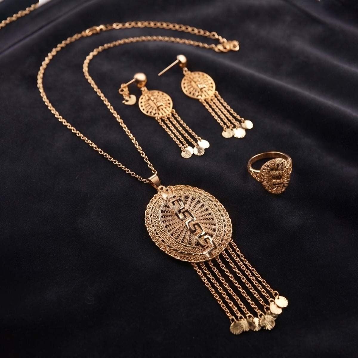 Golden Necklace and Earrings Set 2 Pieces