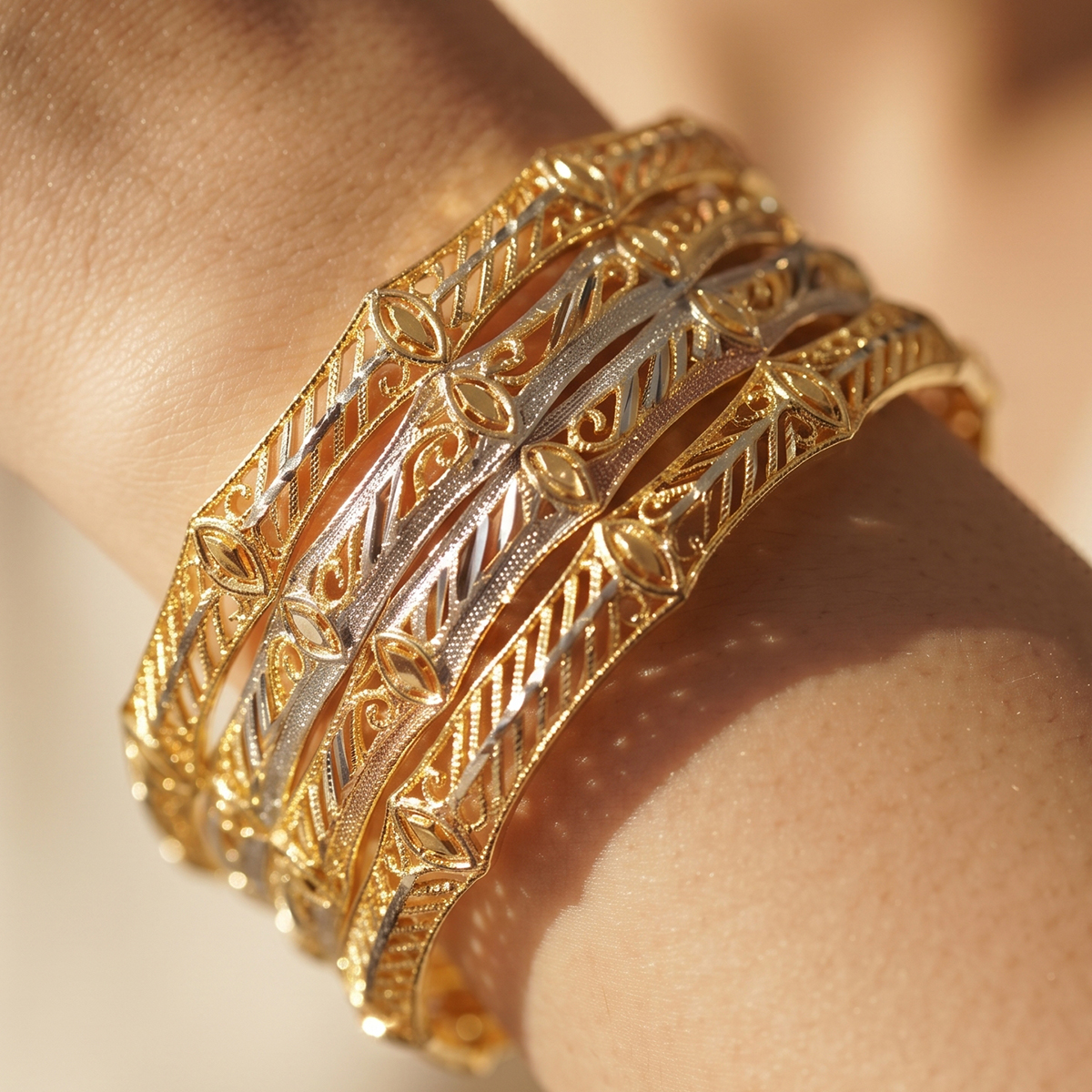 Golden Ladies Bangle Set