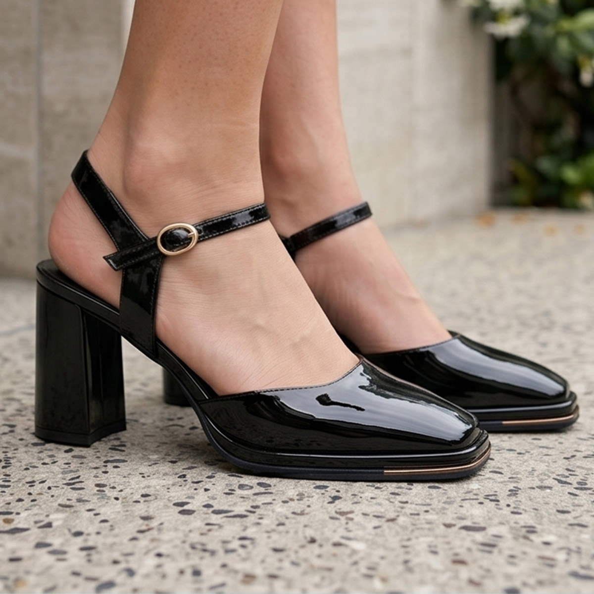 Ladies Medium Heel Sandal Black