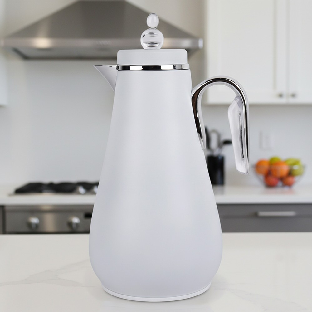 Vacuum Flask Plastic 0.7L