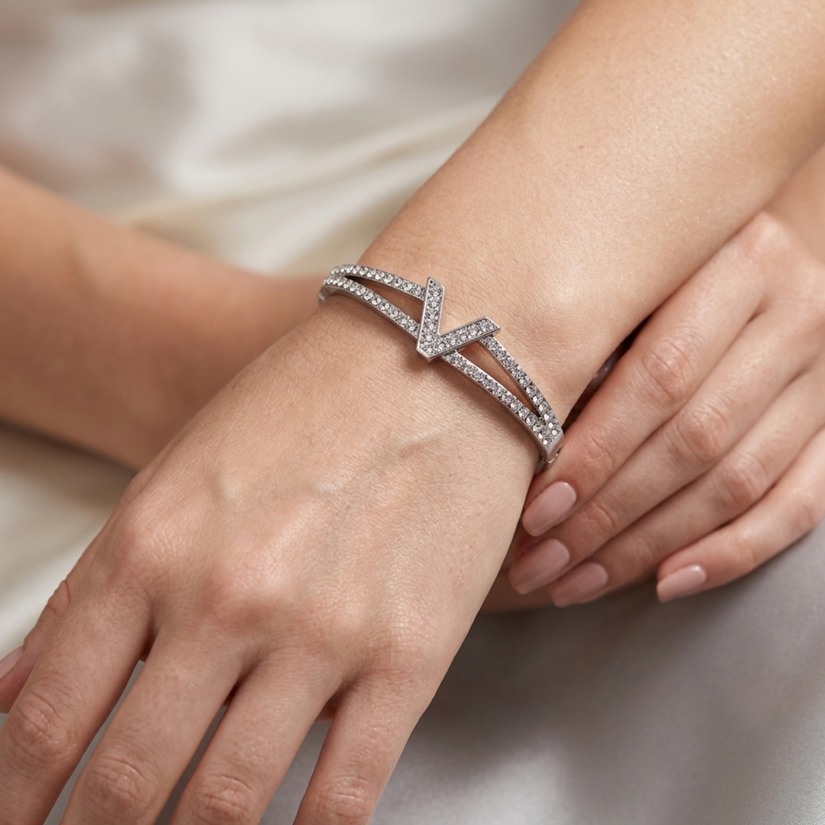 Ladies Hand Bangle