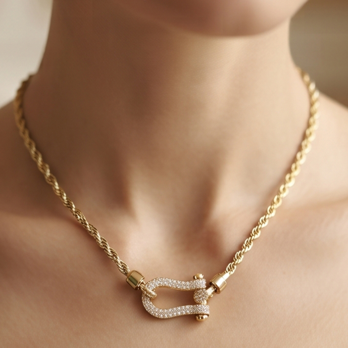 Golden Necklace with Clasp Diamond-Studded