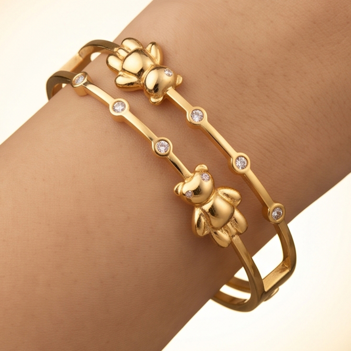 Ladies Teddy Bear Bangle Golden-Tone
