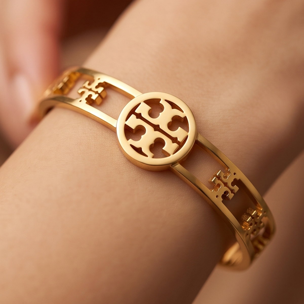 Tory Burch Ladies Bangle Golden