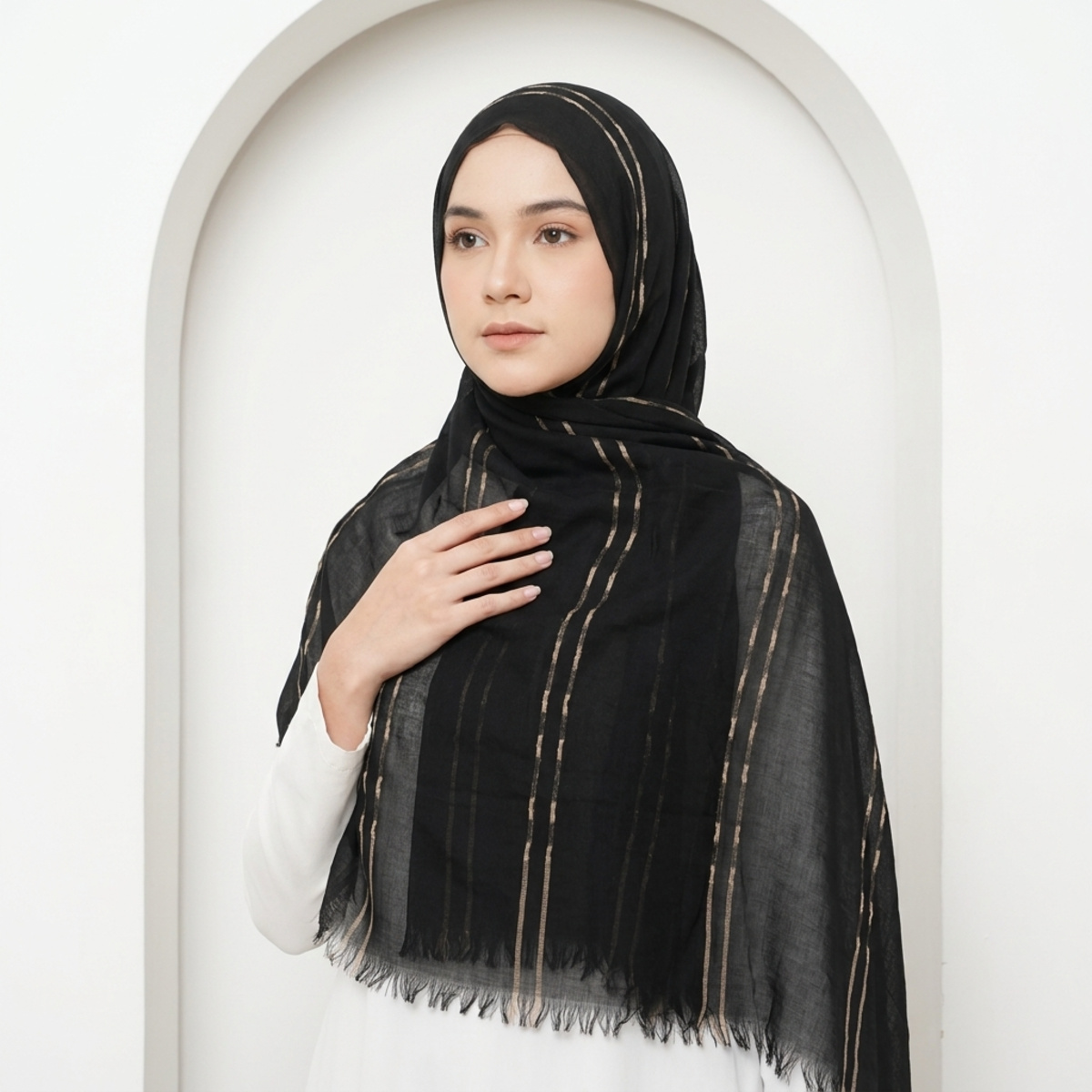 Ladies Black Shella
