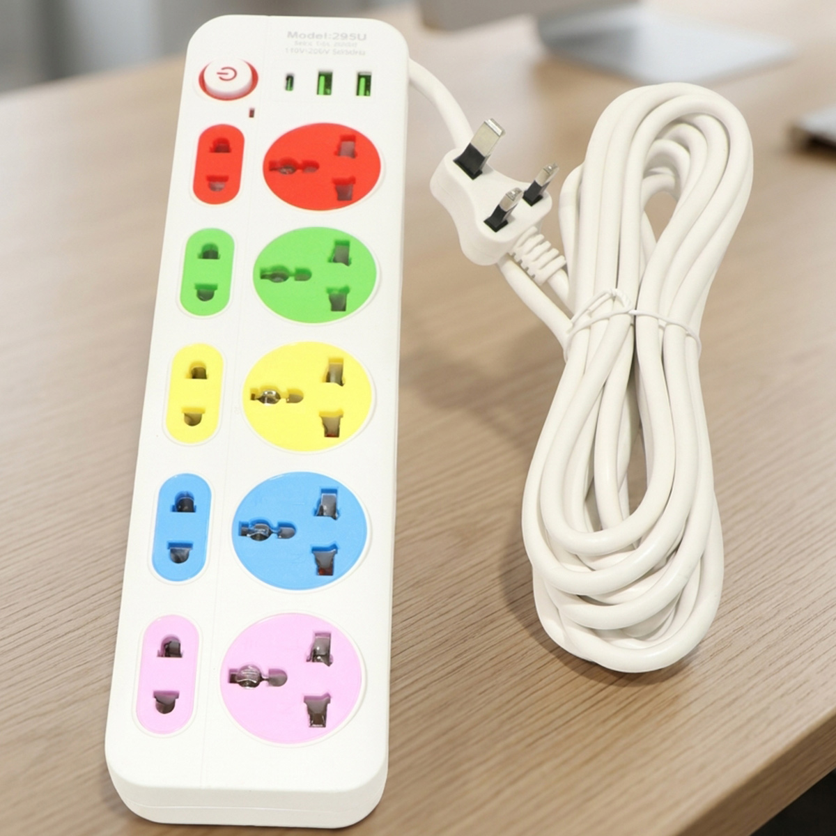 Extension Cord With 5 Sockets And 3 USB Ports 5M