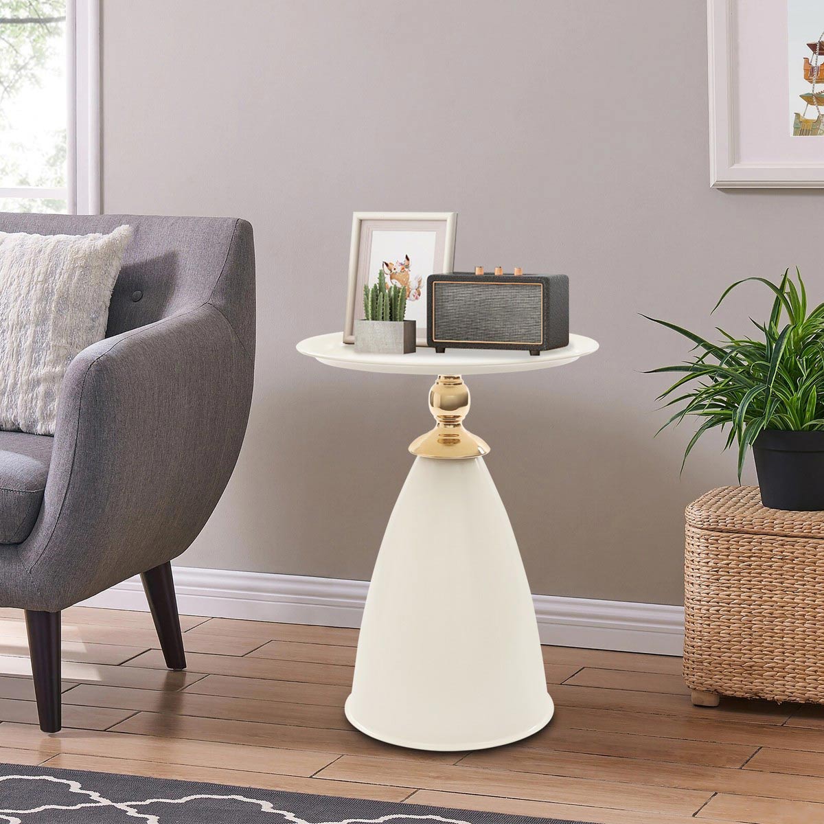 Corner Stand Metal