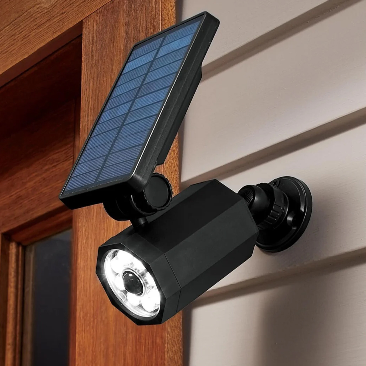 Solar Outdoor Light With Remote