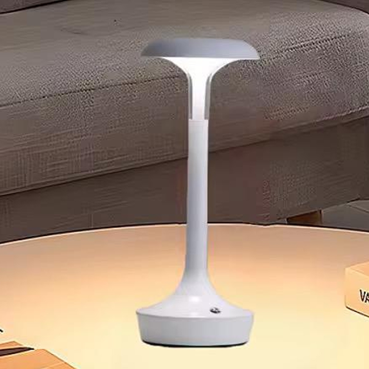 مصباح طاولة LED أبيض