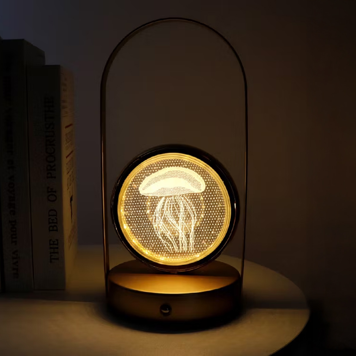 مصباح طاولة LED ذهبي