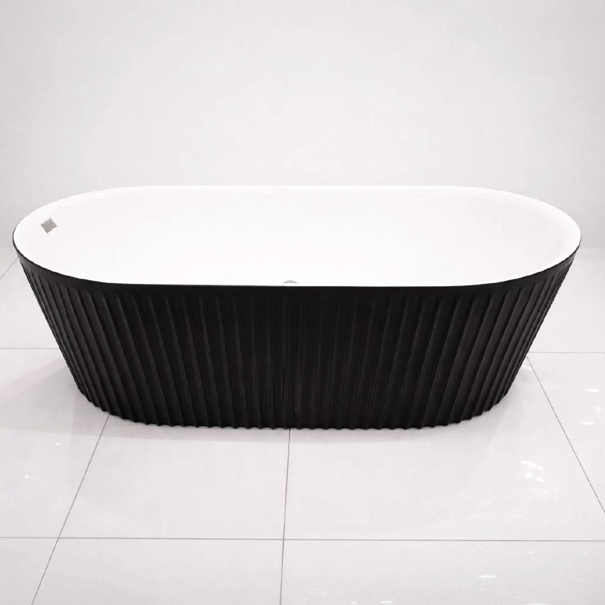 Black And White Freestanding Bathtub