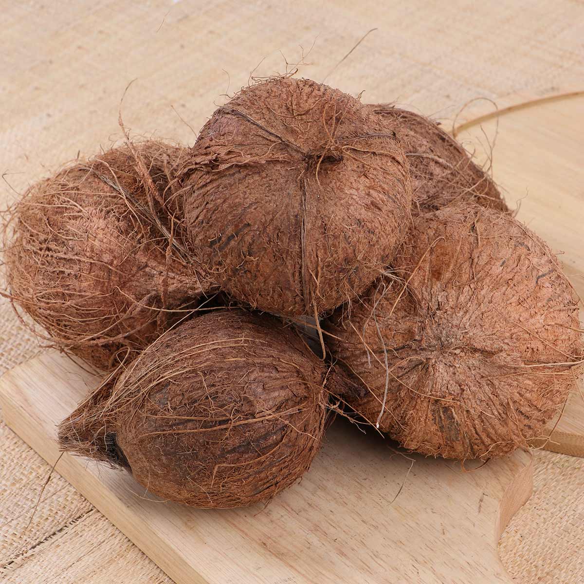 جوز الهند الطازج قطعة واحدة