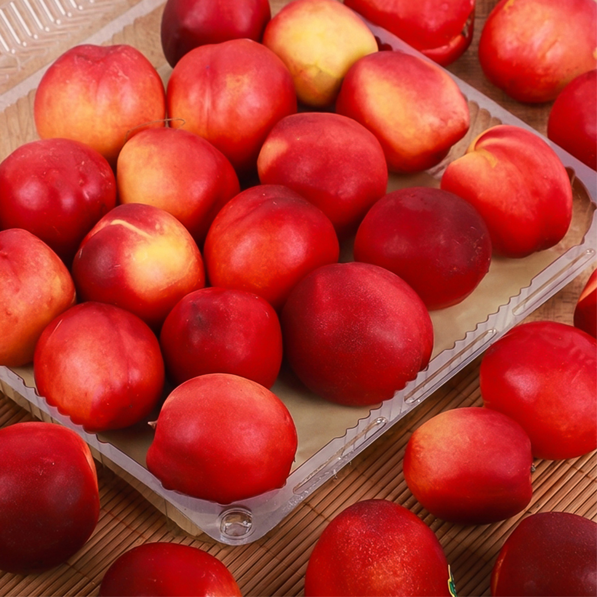 Nectarines Box